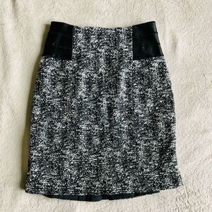 NWOT Bebe Black Egret Kick Pleat Boucle Pencil Skirt